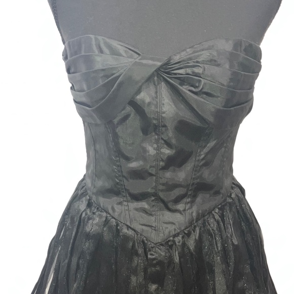 Betsy Johnson sleeveless dress - Picture 7 of 10